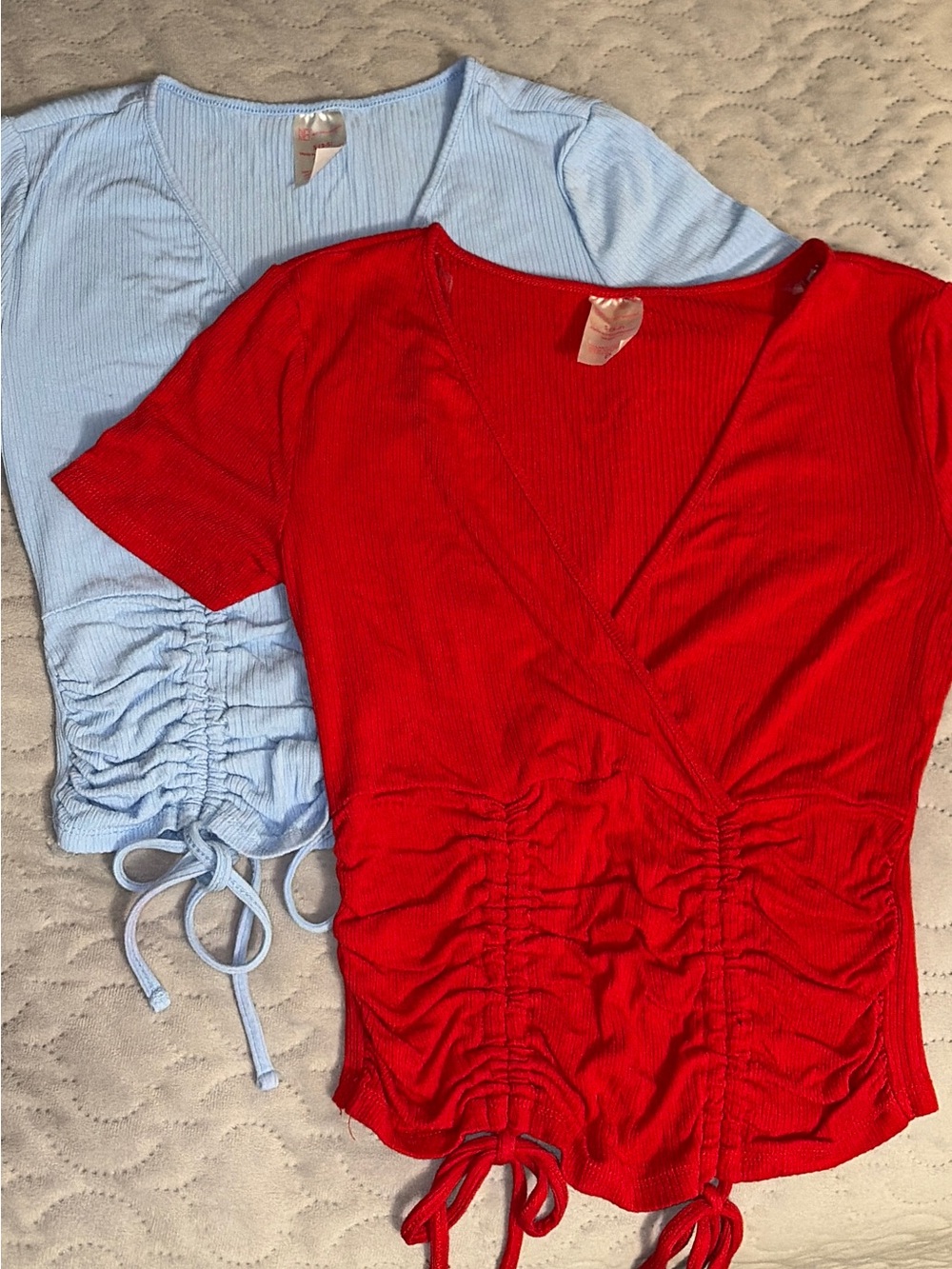 Women’s Ribbed V-Neck Drawstring Top — Red & Light Blue